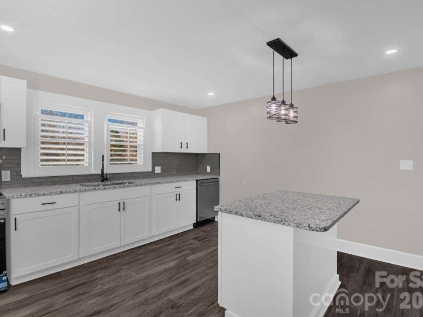 156 Payne Road, Thomasville, NC 27360.  MLS# CAR4337513, YatesRealty ID 10492. 