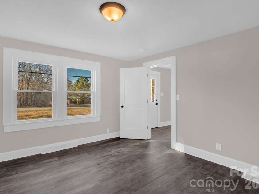 156 Payne Road, Thomasville, NC 27360.  MLS# CAR4337513, YatesRealty ID 10492. 