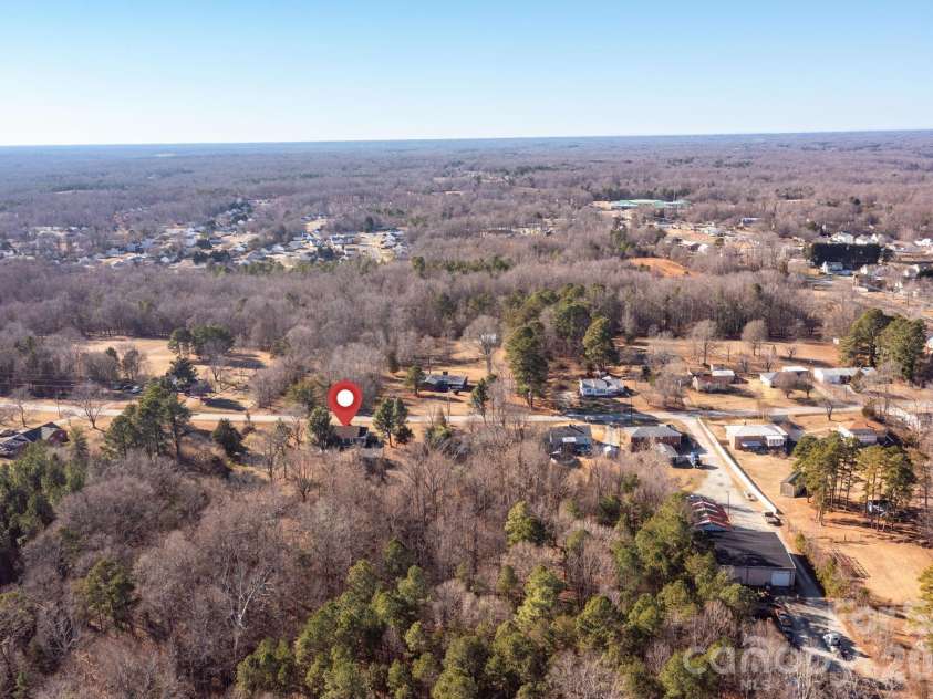 156 Payne Road, Thomasville, NC 27360.  MLS# CAR4337513, YatesRealty ID 10492. 