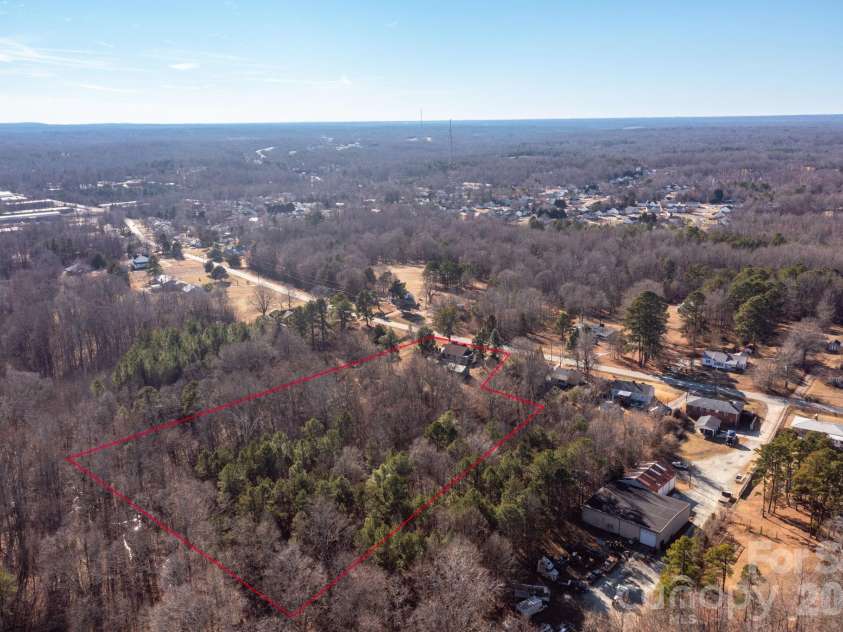 156 Payne Road, Thomasville, NC 27360.  MLS# CAR4337513, YatesRealty ID 10492. 