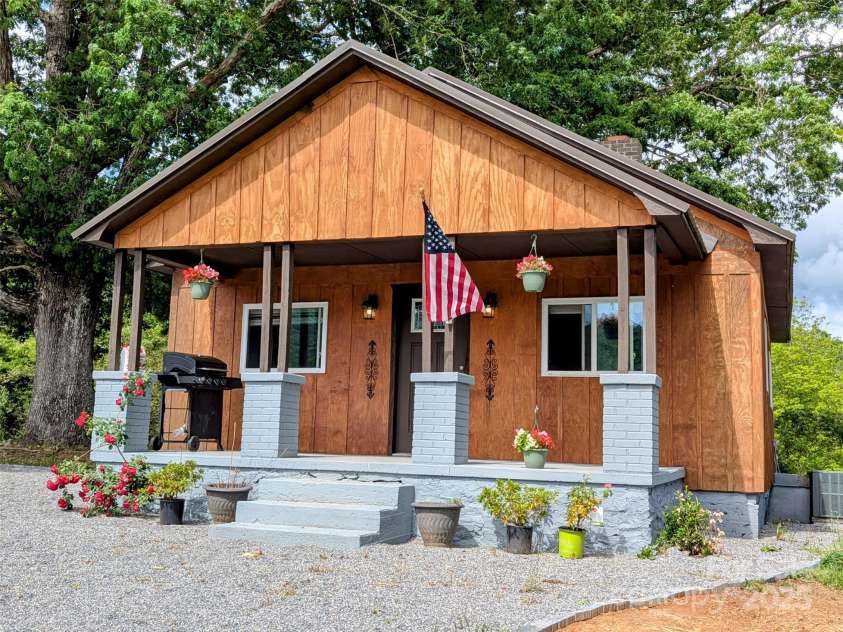 2991 Brad Deal Road, Valdese, NC 28690.  MLS# CAR4254989, YatesRealty ID 10492. 