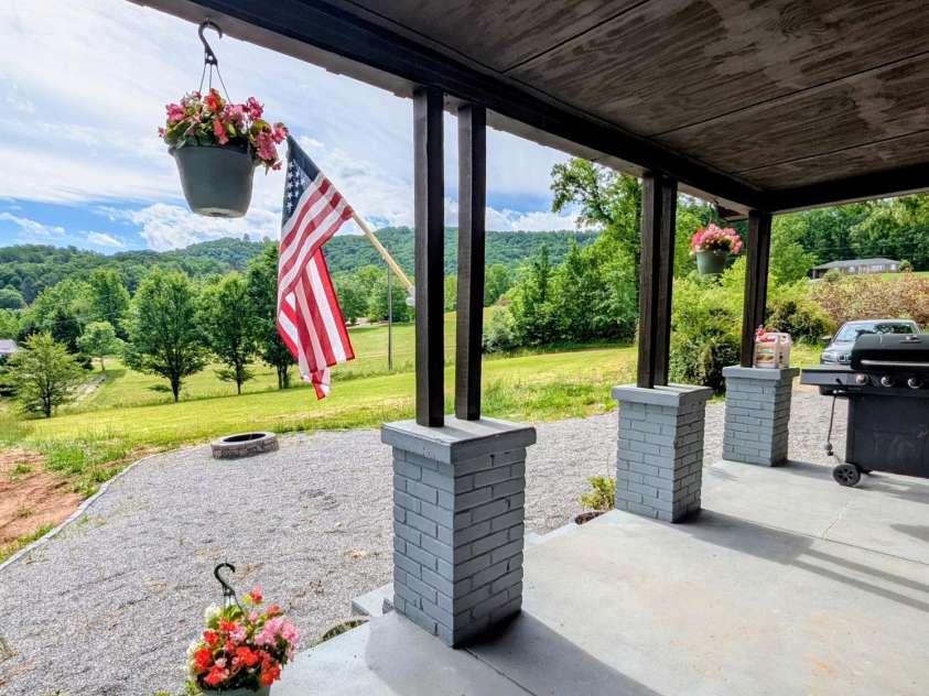 2991 Brad Deal Road, Valdese, NC 28690.  MLS# CAR4254989, YatesRealty ID 10492. 