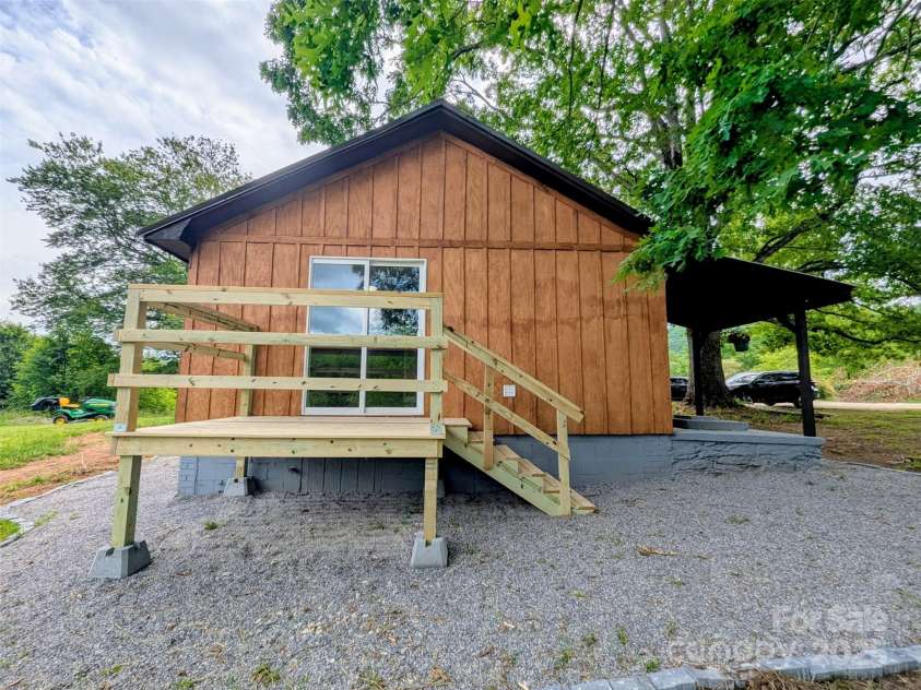 2991 Brad Deal Road, Valdese, NC 28690.  MLS# CAR4254989, YatesRealty ID 10492. 