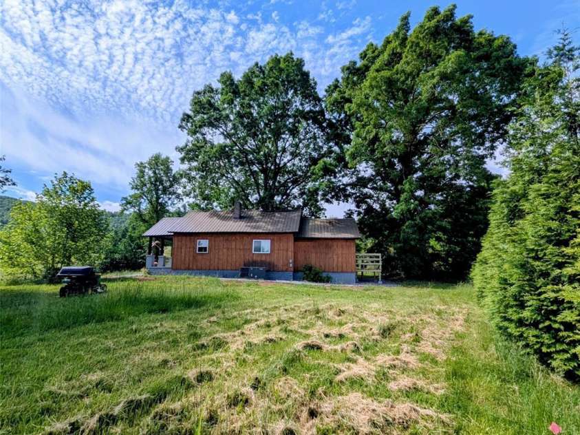 2991 Brad Deal Road, Valdese, NC 28690.  MLS# CAR4254989, YatesRealty ID 10492. 