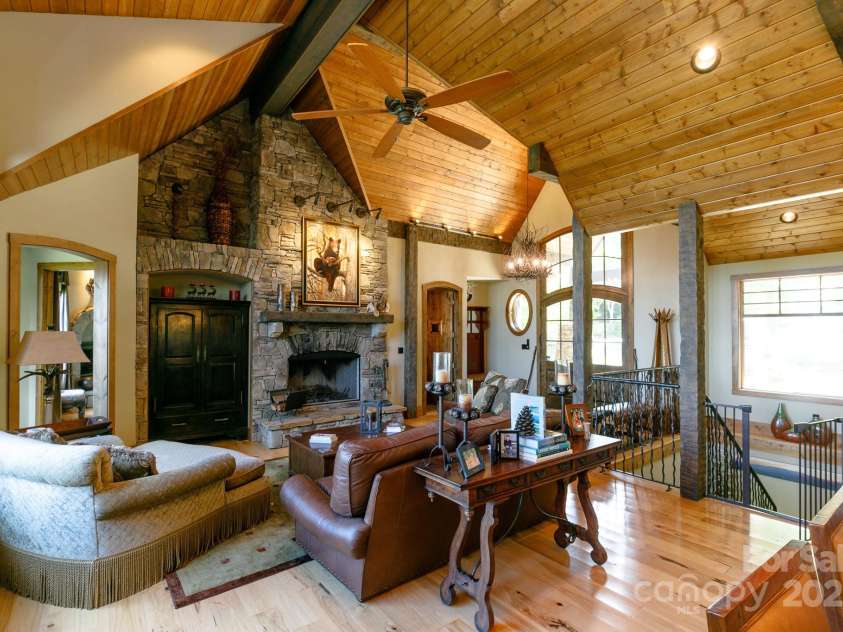 105 Rocky Knob Road, Burnsville, NC 28714.  MLS# CAR4254494, YatesRealty ID 10494. 