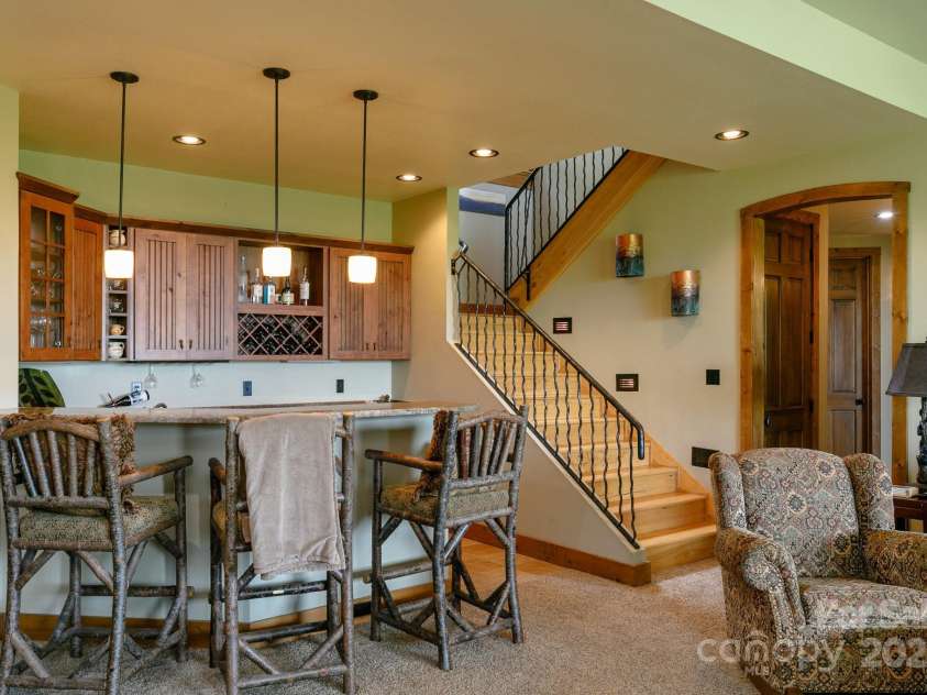 105 Rocky Knob Road, Burnsville, NC 28714.  MLS# CAR4254494, YatesRealty ID 10494. 