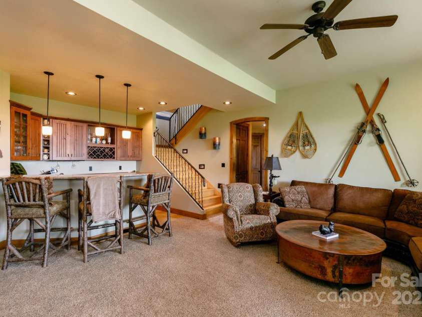 105 Rocky Knob Road, Burnsville, NC 28714.  MLS# CAR4254494, YatesRealty ID 10494. 