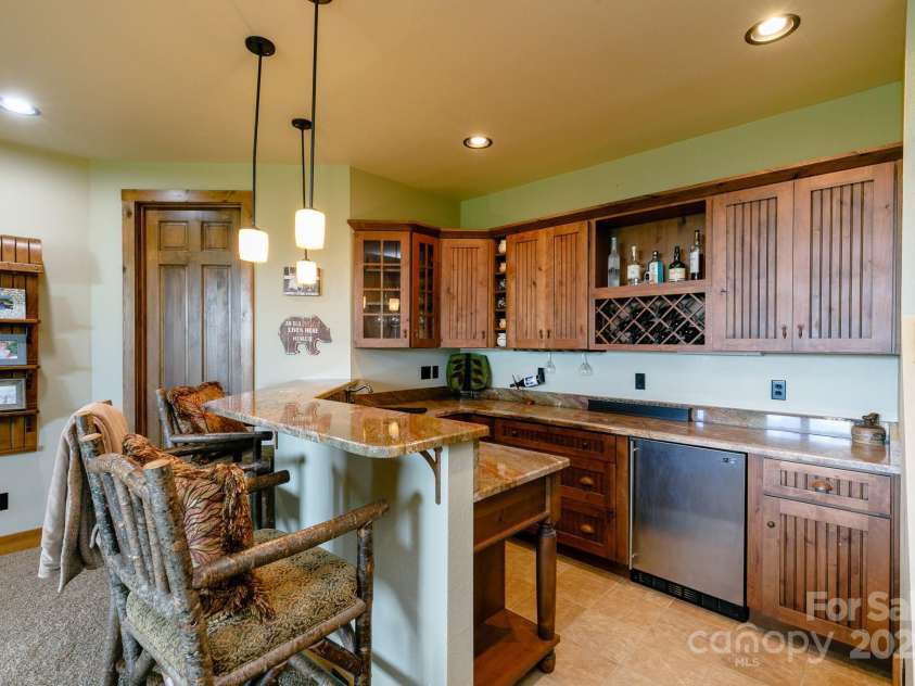 105 Rocky Knob Road, Burnsville, NC 28714.  MLS# CAR4254494, YatesRealty ID 10494. 