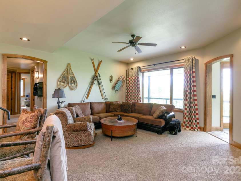 105 Rocky Knob Road, Burnsville, NC 28714.  MLS# CAR4254494, YatesRealty ID 10494. 