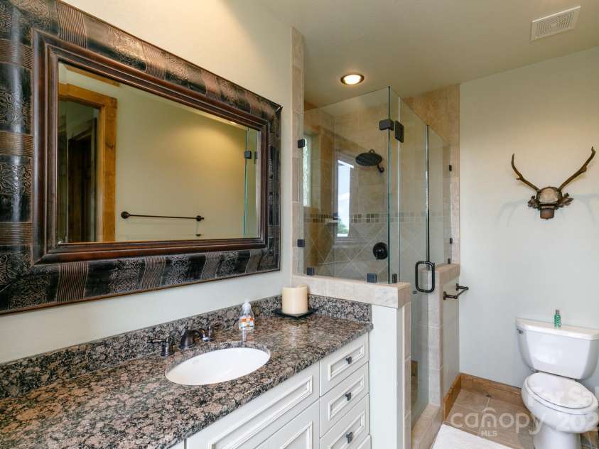 105 Rocky Knob Road, Burnsville, NC 28714.  MLS# CAR4254494, YatesRealty ID 10494. 