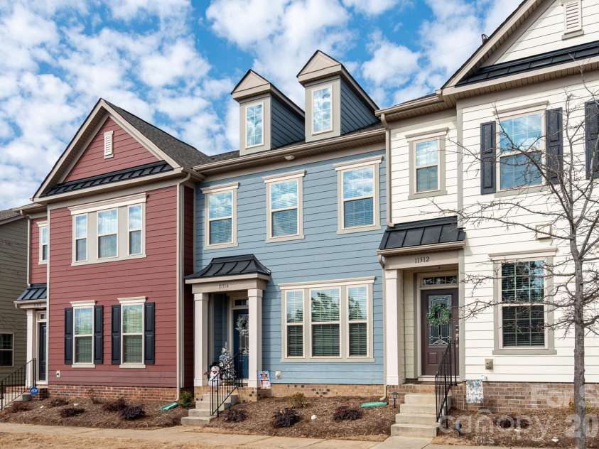 11316 Westbranch Parkway, Davidson, NC 28036.  MLS# CAR4343272, YatesRealty ID 10495. 