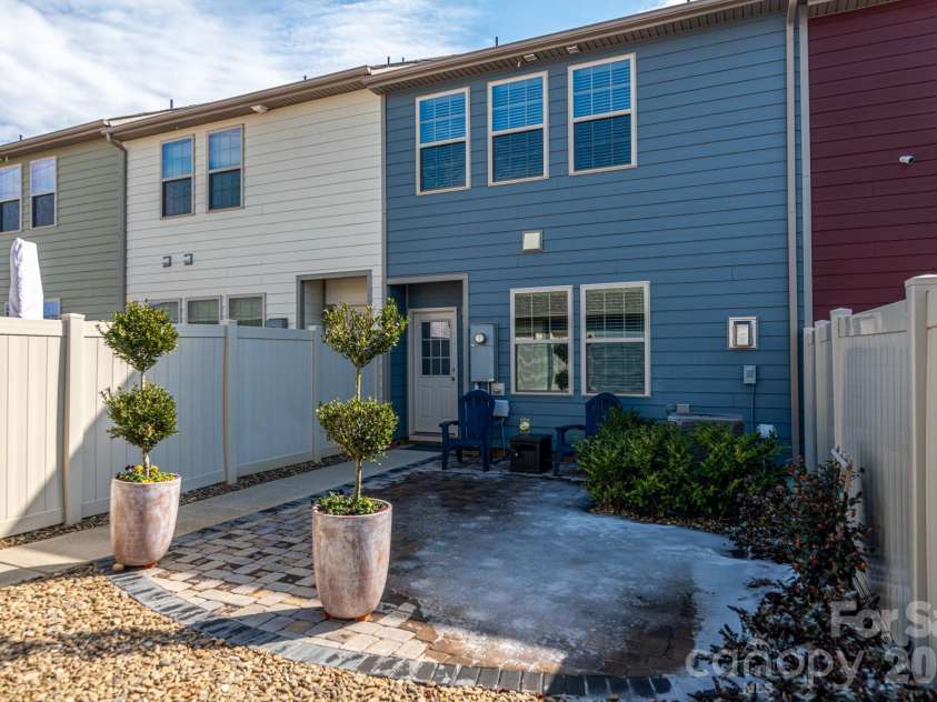 11316 Westbranch Parkway, Davidson, NC 28036.  MLS# CAR4343272, YatesRealty ID 10495. 