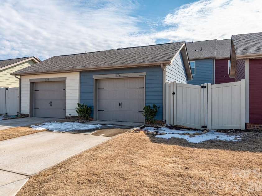 11316 Westbranch Parkway, Davidson, NC 28036.  MLS# CAR4343272, YatesRealty ID 10495. 