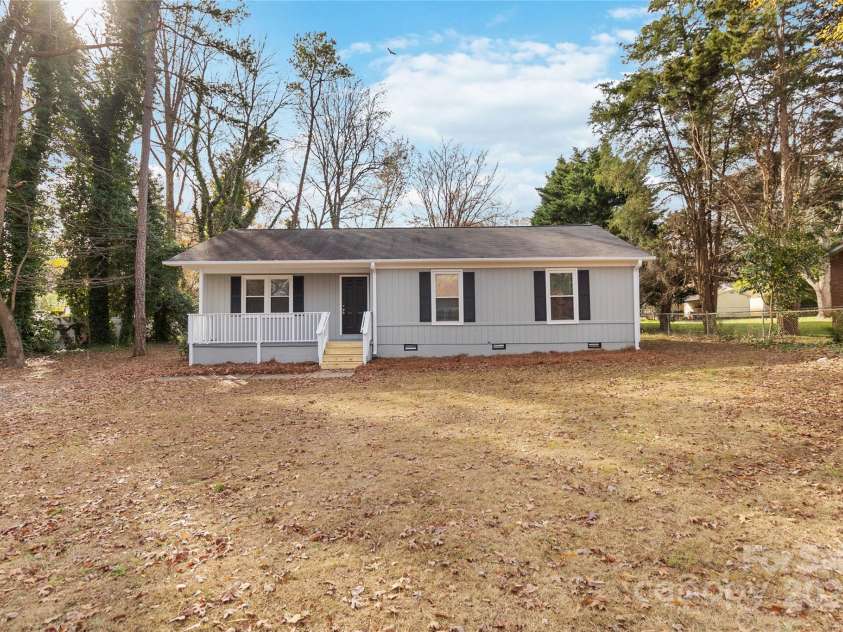 1637 Sumner Drive, Rock Hill, SC 29732.  MLS# CAR4255160, YatesRealty ID 10495. 