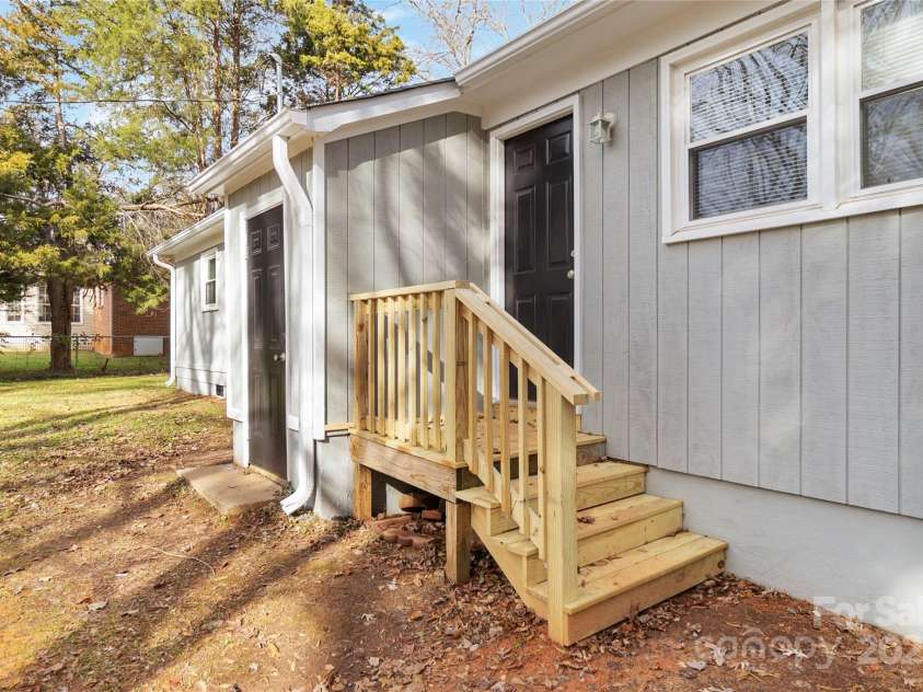 1637 Sumner Drive, Rock Hill, SC 29732.  MLS# CAR4255160, YatesRealty ID 10495. 