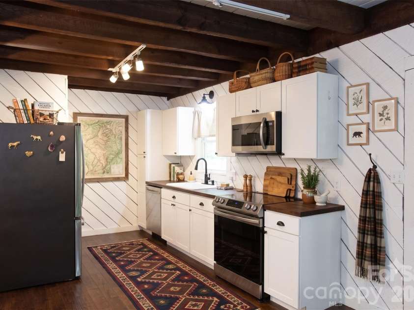 116 Vehorn Road, Fairview, NC 28730.  MLS# CAR4345277, YatesRealty ID 10496. Virtually Staged Kitchen