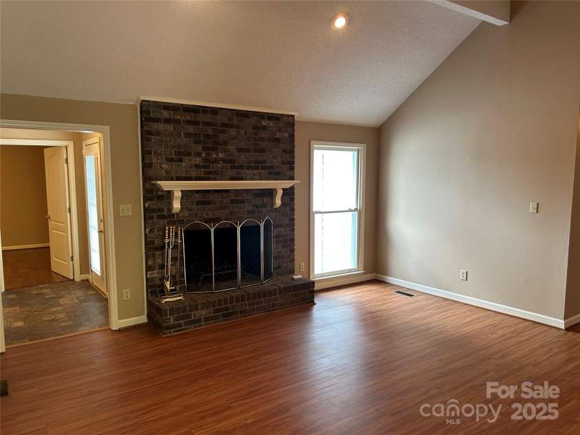 229 Garden Lakes Drive, Blacksburg, SC 29702.  MLS# CAR4253286, YatesRealty ID 10496. 