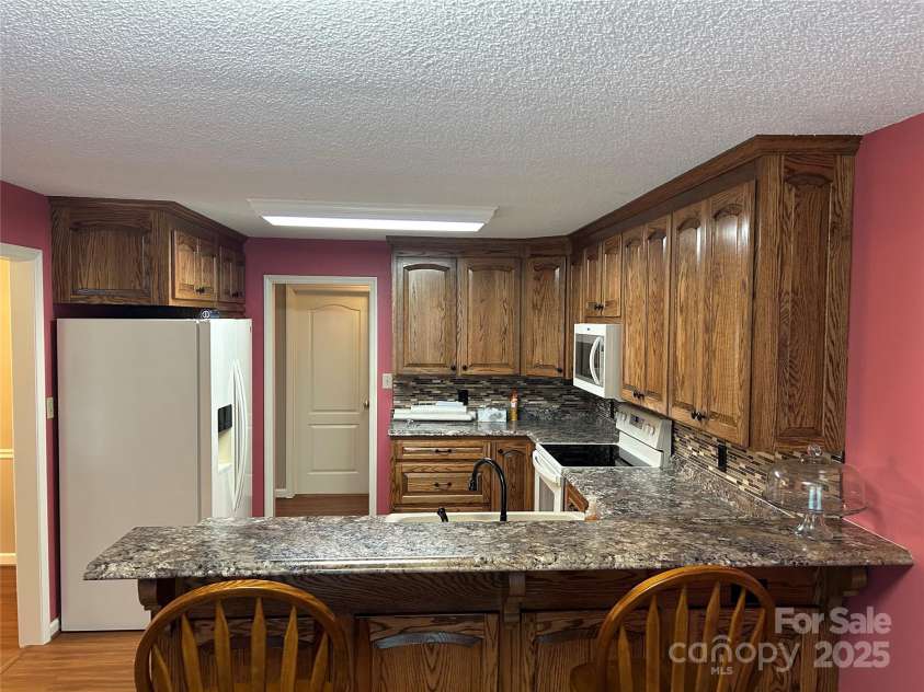 229 Garden Lakes Drive, Blacksburg, SC 29702.  MLS# CAR4253286, YatesRealty ID 10496. 