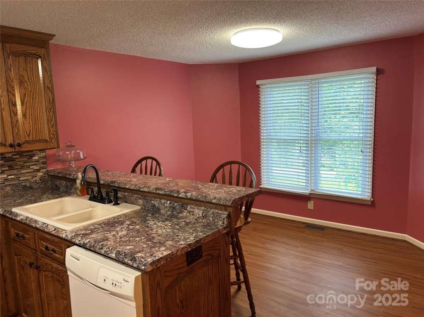 229 Garden Lakes Drive, Blacksburg, SC 29702.  MLS# CAR4253286, YatesRealty ID 10496. 