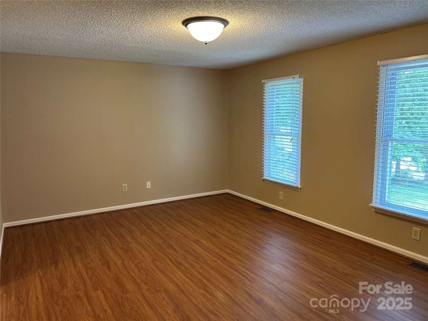 229 Garden Lakes Drive, Blacksburg, SC 29702.  MLS# CAR4253286, YatesRealty ID 10496. 