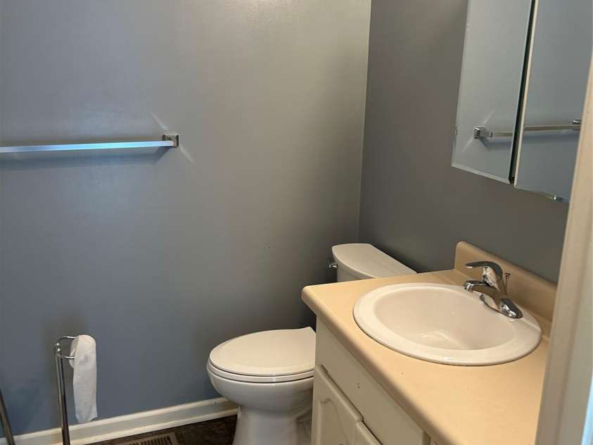 229 Garden Lakes Drive, Blacksburg, SC 29702.  MLS# CAR4253286, YatesRealty ID 10496. 