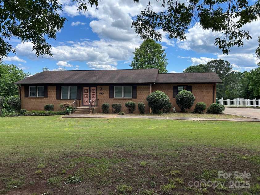 336 Bridges Road, Blacksburg, SC 29702.  MLS# CAR4252119, YatesRealty ID 10497. 