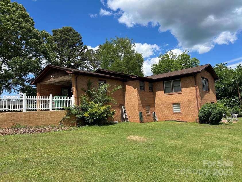 336 Bridges Road, Blacksburg, SC 29702.  MLS# CAR4252119, YatesRealty ID 10497. 