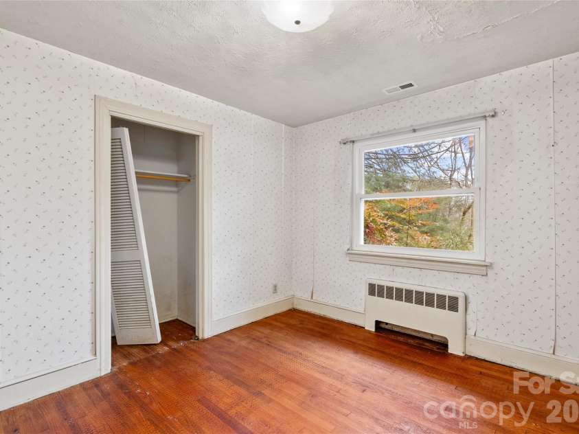 474 Main Street, Mars Hill, NC 28754.  MLS# CAR4343088, YatesRealty ID 10497. 