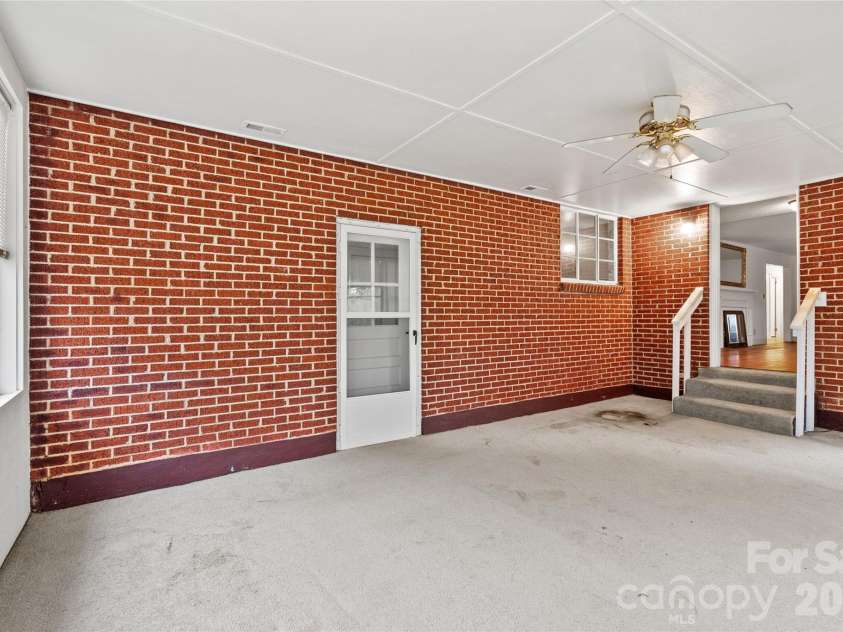 474 Main Street, Mars Hill, NC 28754.  MLS# CAR4343088, YatesRealty ID 10497. 