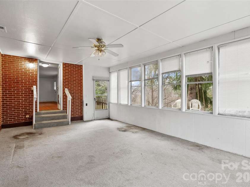 474 Main Street, Mars Hill, NC 28754.  MLS# CAR4343088, YatesRealty ID 10497. 