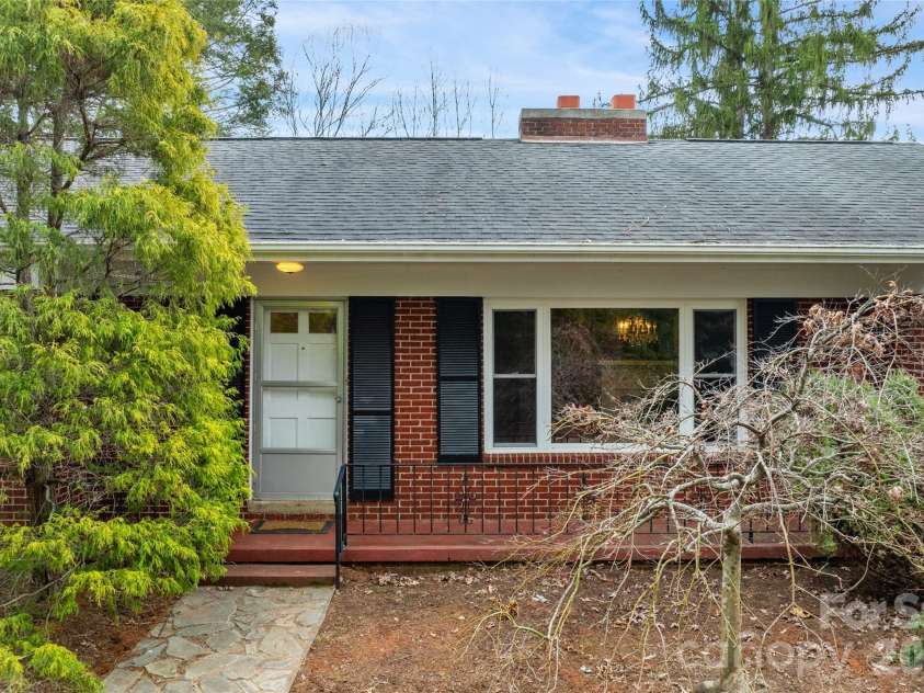 474 Main Street, Mars Hill, NC 28754.  MLS# CAR4343088, YatesRealty ID 10497. 