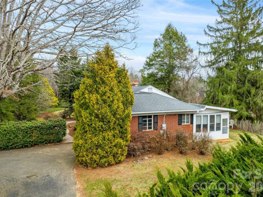474 Main Street, Mars Hill, NC 28754.  MLS# CAR4343088, YatesRealty ID 10497. 
