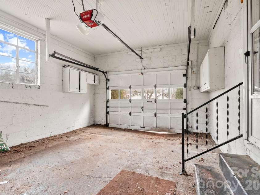 474 Main Street, Mars Hill, NC 28754.  MLS# CAR4343088, YatesRealty ID 10497. 