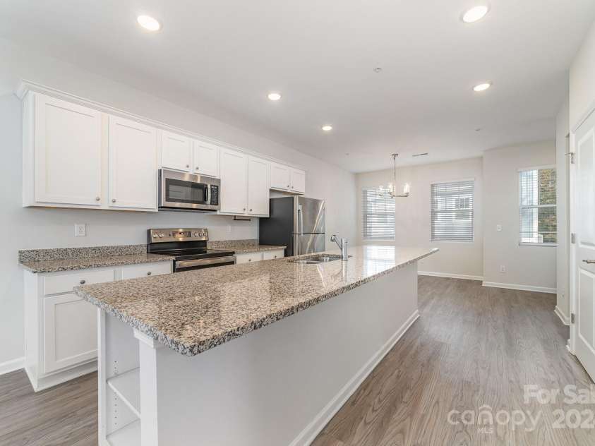 2304 Via Dei Conte Alley, Charlotte, NC 28205.  MLS# CAR4200582, YatesRealty ID 10498. 