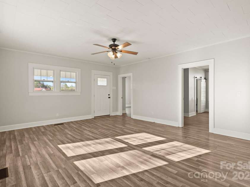 1211 College Avenue, Lenoir, NC 28645.  MLS# CAR4247707, YatesRealty ID 10499. 