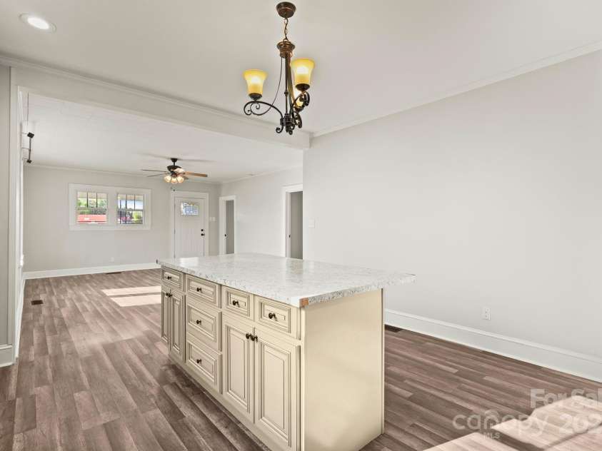 1211 College Avenue, Lenoir, NC 28645.  MLS# CAR4247707, YatesRealty ID 10499. 