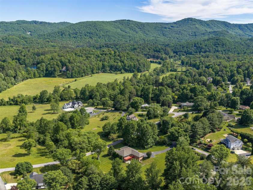 39 Beaumont Drive, Hendersonville, NC 28739.  MLS# CAR4385271, YatesRealty ID 10499. Drone View