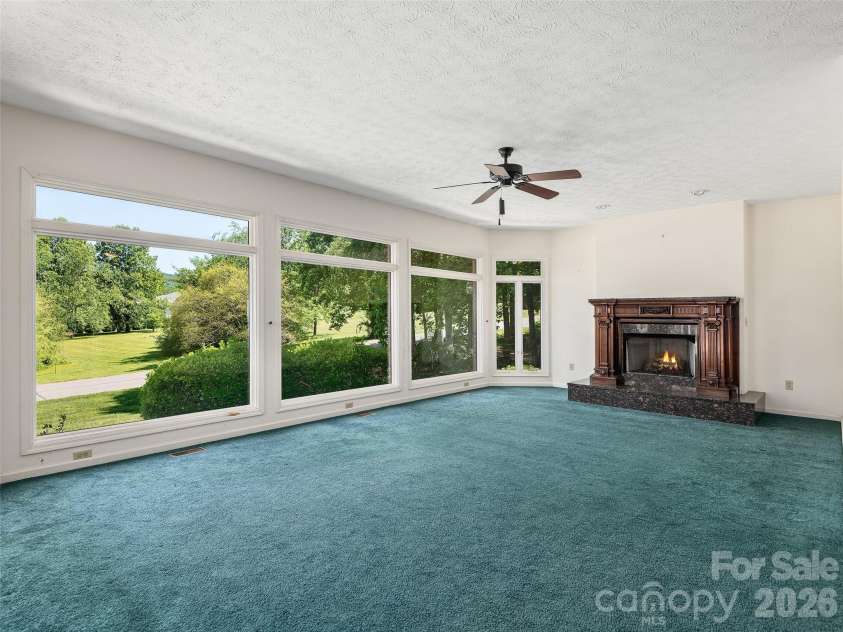 39 Beaumont Drive, Hendersonville, NC 28739.  MLS# CAR4385271, YatesRealty ID 10499. Living Room