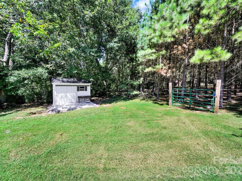 1219 Neely Smith Lane, Gastonia, NC 28056.  MLS# CAR4297721, YatesRealty ID 105. 