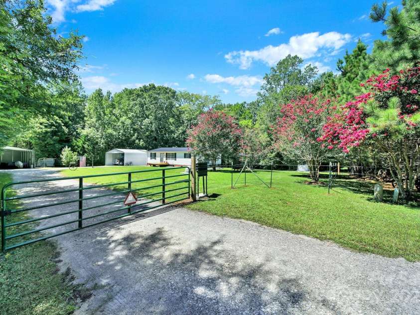 1219 Neely Smith Lane, Gastonia, NC 28056.  MLS# CAR4297721, YatesRealty ID 105. 