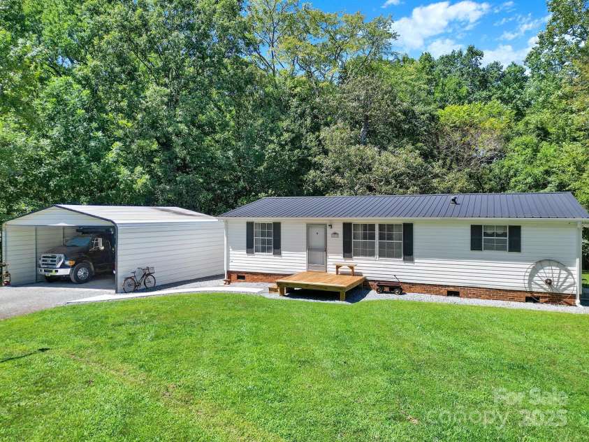 1219 Neely Smith Lane, Gastonia, NC 28056.  MLS# CAR4297721, YatesRealty ID 105. 