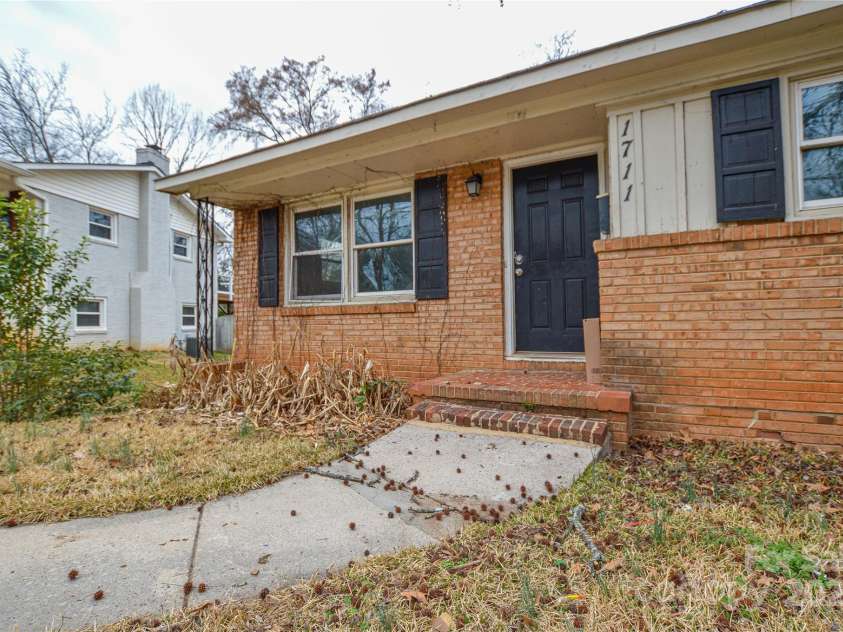 1711 Brookdale Avenue, Charlotte, NC 28210.  MLS# CAR4223043, YatesRealty ID 1050. 