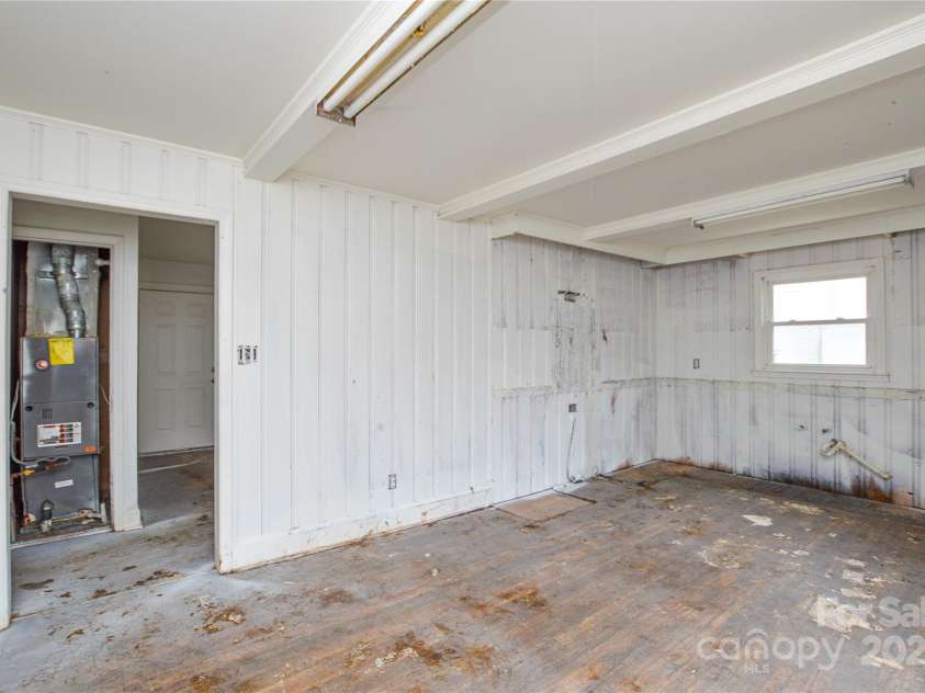 1711 Brookdale Avenue, Charlotte, NC 28210.  MLS# CAR4223043, YatesRealty ID 1050. 