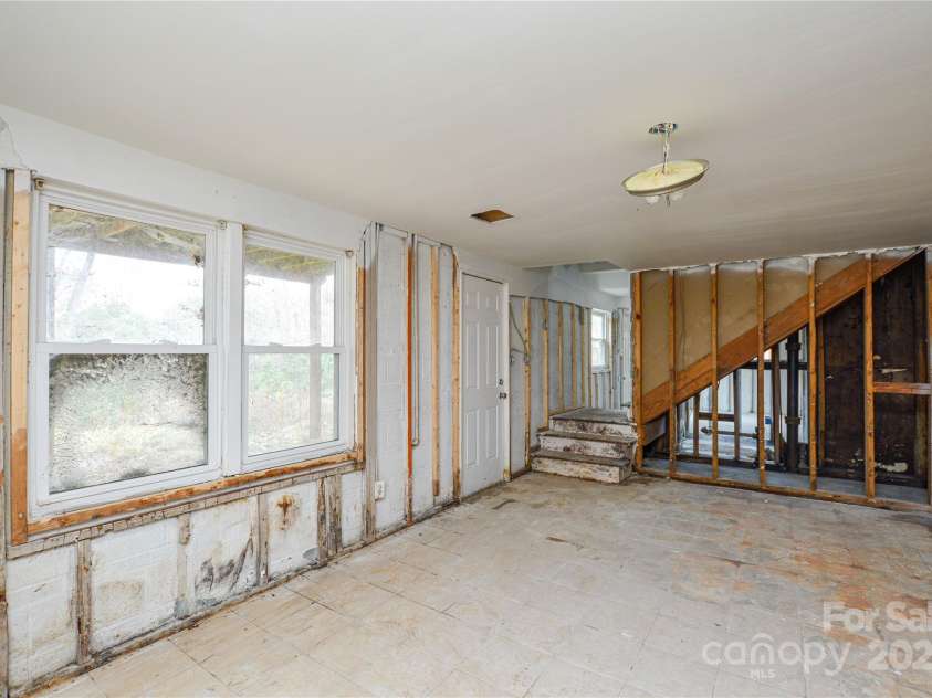 1711 Brookdale Avenue, Charlotte, NC 28210.  MLS# CAR4223043, YatesRealty ID 1050. 