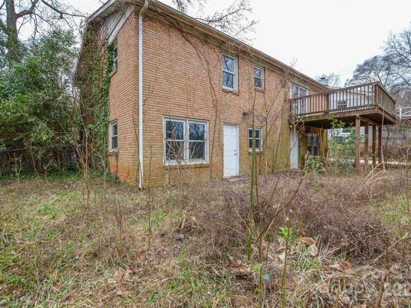 1711 Brookdale Avenue, Charlotte, NC 28210.  MLS# CAR4223043, YatesRealty ID 1050. 