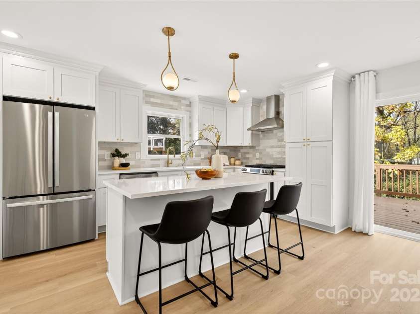 1711 Brookdale Avenue, Charlotte, NC 28210.  MLS# CAR4319037, YatesRealty ID 1050. 