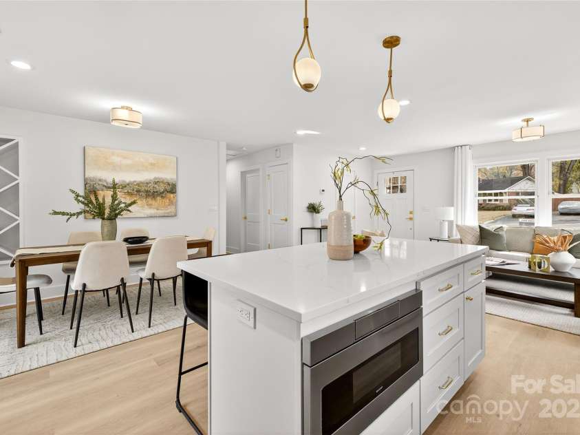 1711 Brookdale Avenue, Charlotte, NC 28210.  MLS# CAR4319037, YatesRealty ID 1050. 