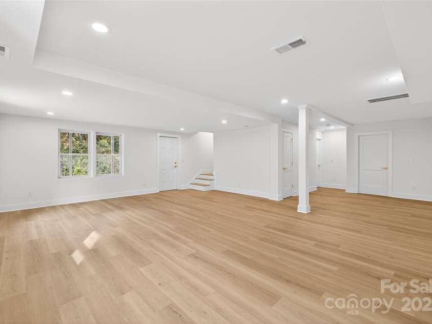 1711 Brookdale Avenue, Charlotte, NC 28210.  MLS# CAR4319037, YatesRealty ID 1050. 