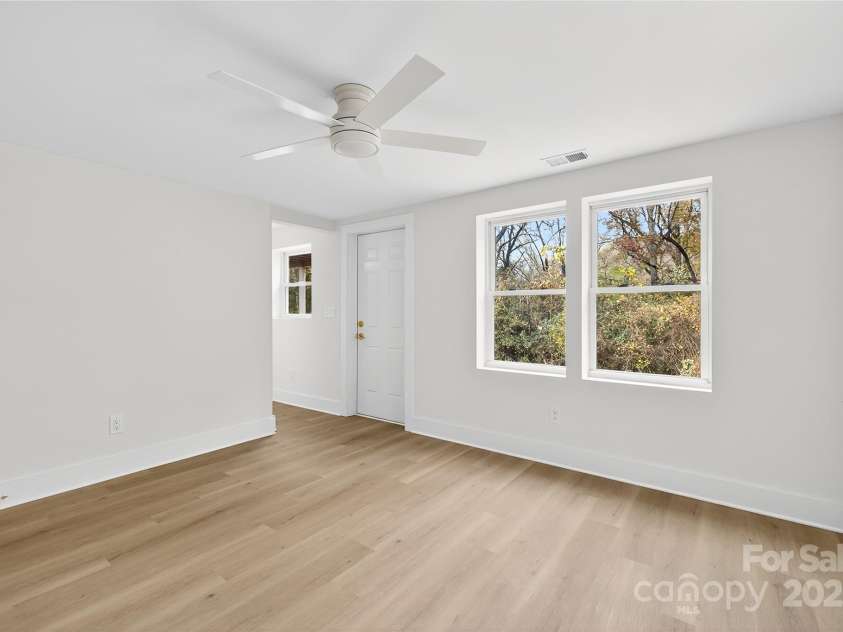 1711 Brookdale Avenue, Charlotte, NC 28210.  MLS# CAR4319037, YatesRealty ID 1050. 