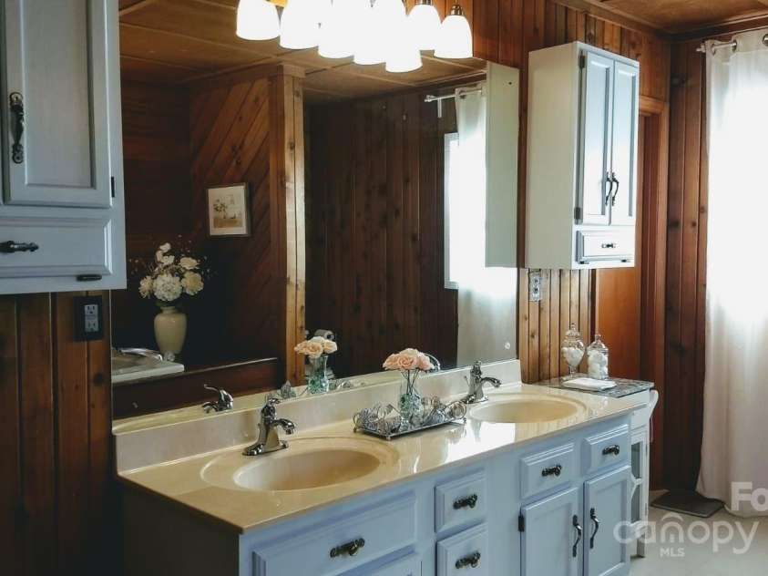 174 Brooke Breeze Lane, Rutherfordton, NC 28139.  MLS# CAR4231711, YatesRealty ID 10500. 